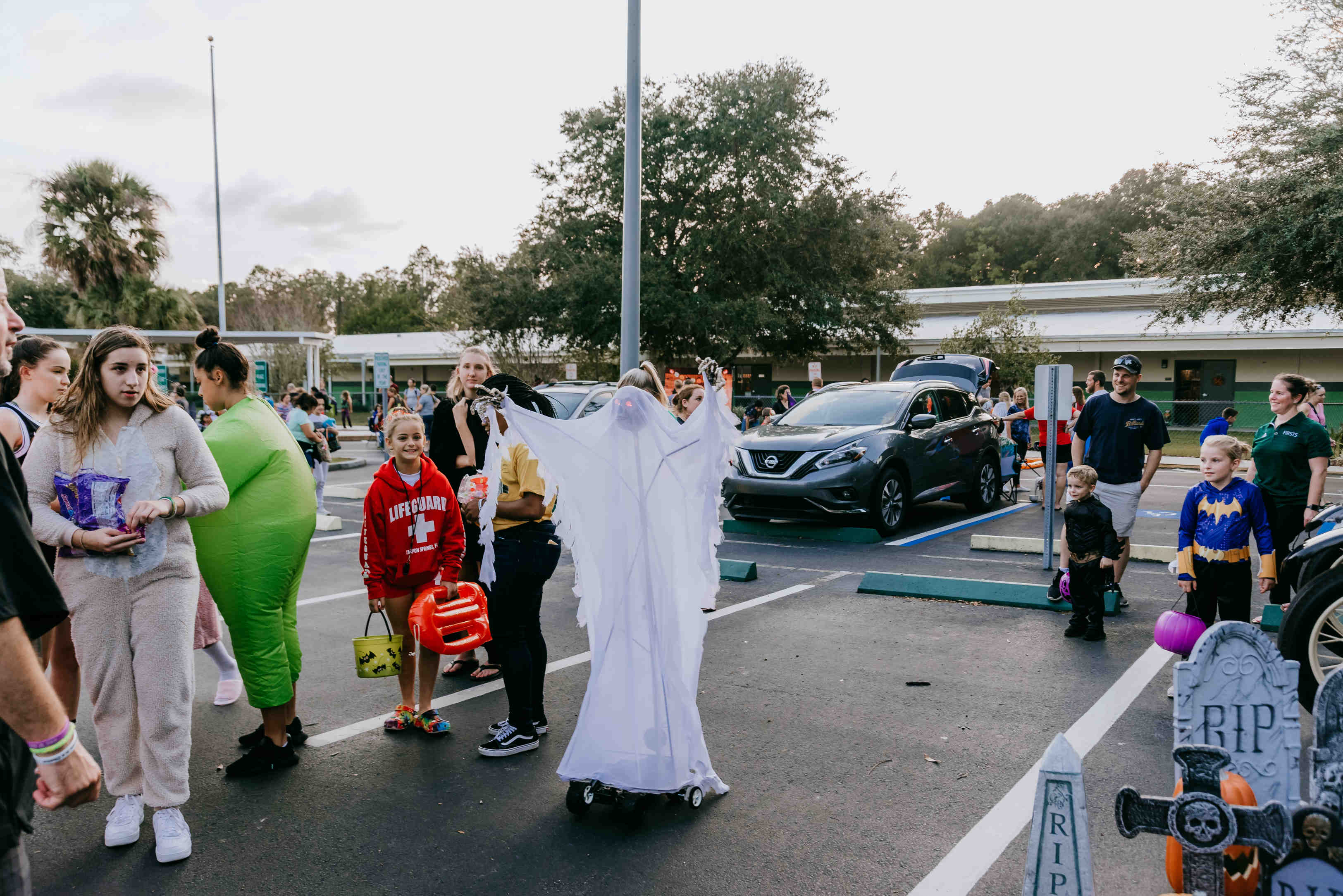 5ghost robot chasing people